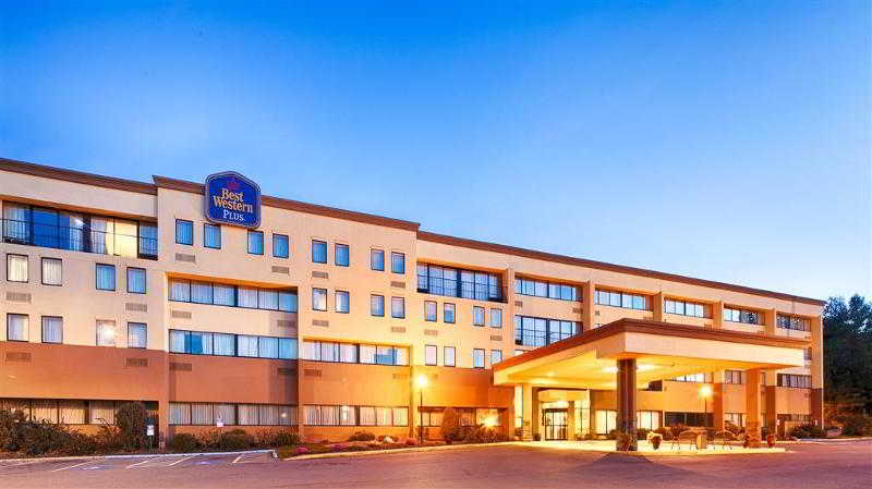 Best Western Plus Reading Inn & Suites