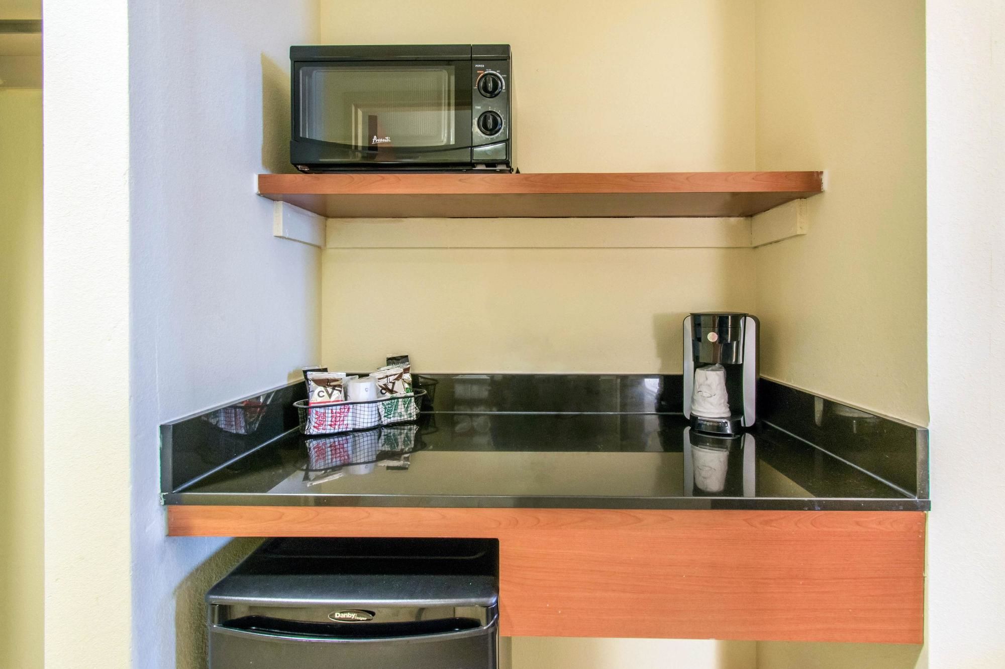 Clarion Hotel & Suites University-Shippensburg