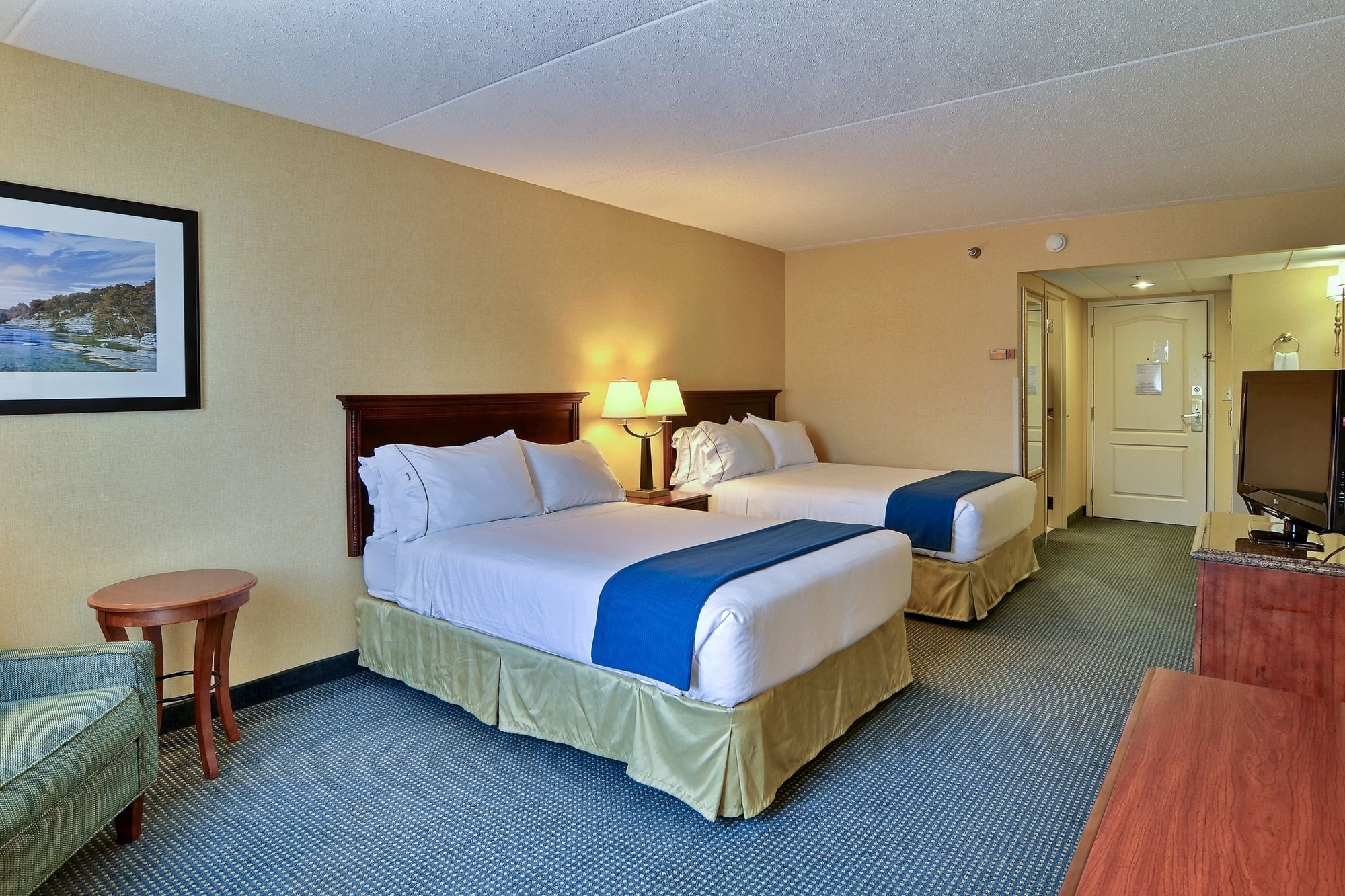 Holiday Inn Express State College @Williamsburg Square