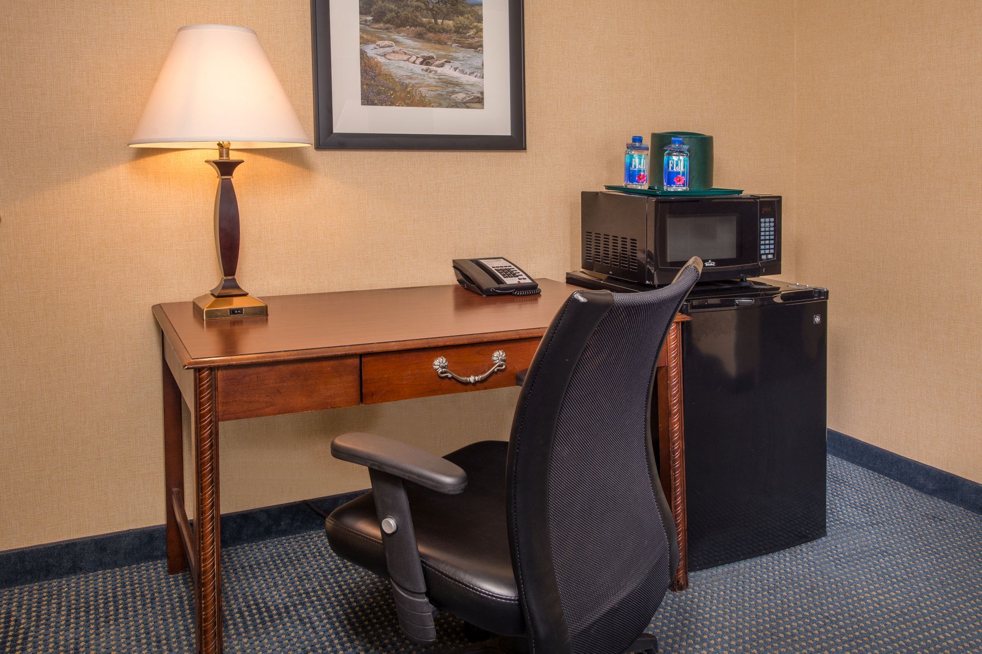Holiday Inn Express State College @Williamsburg Square