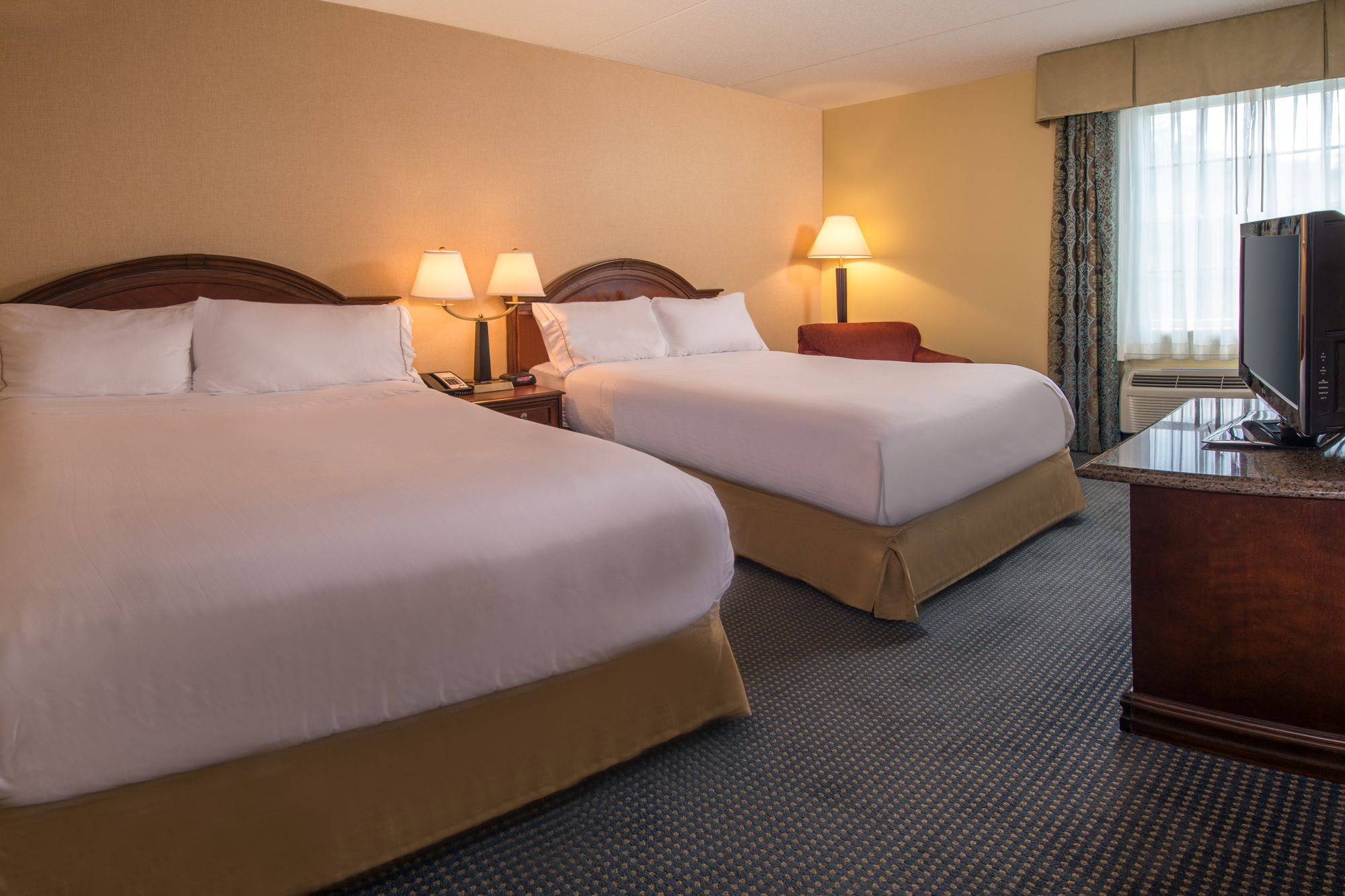Holiday Inn Express State College @Williamsburg Square