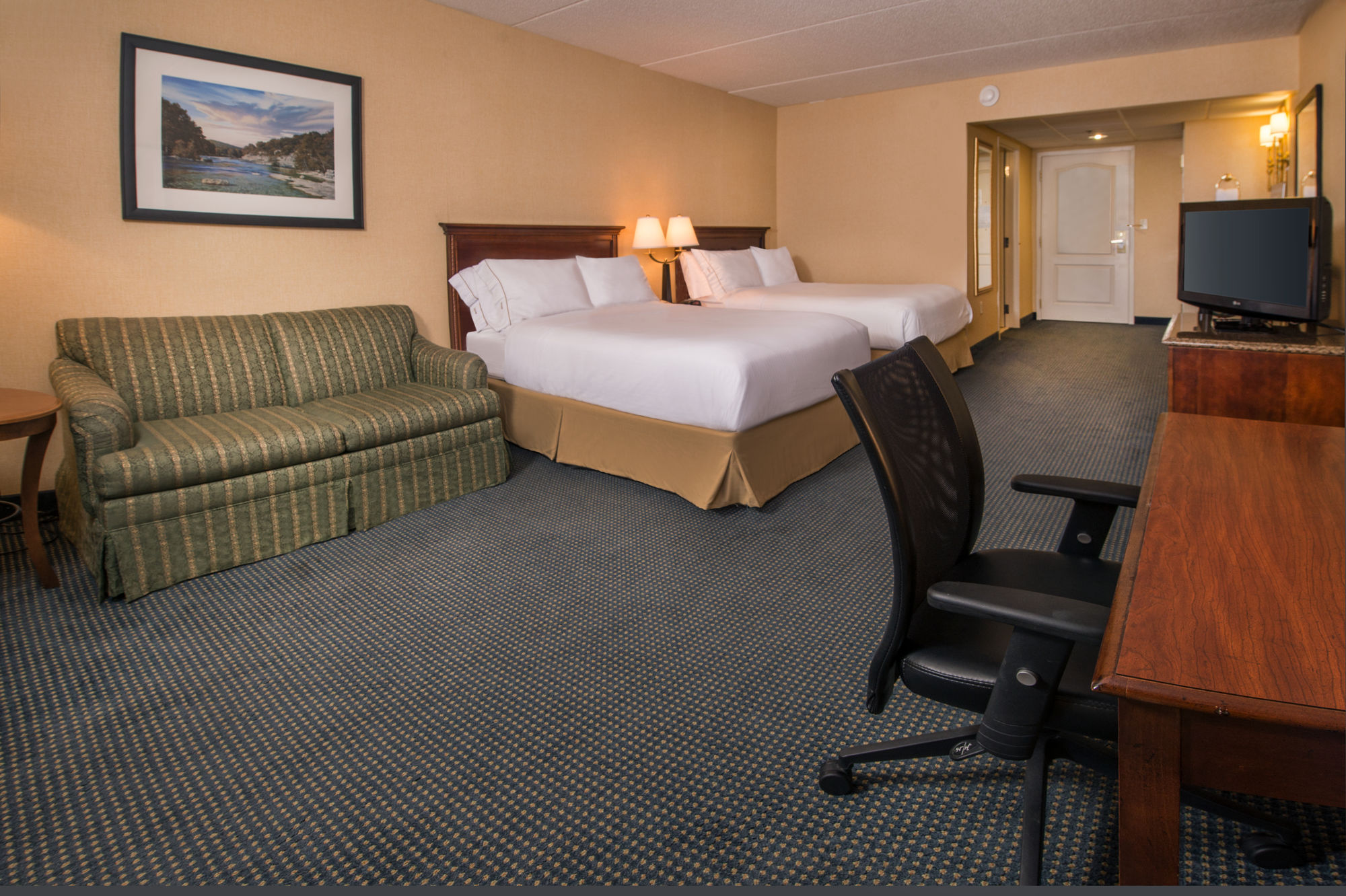 Holiday Inn Express State College @Williamsburg Square