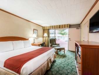 Ramada by Wyndham State College Hotel & Conference Center
