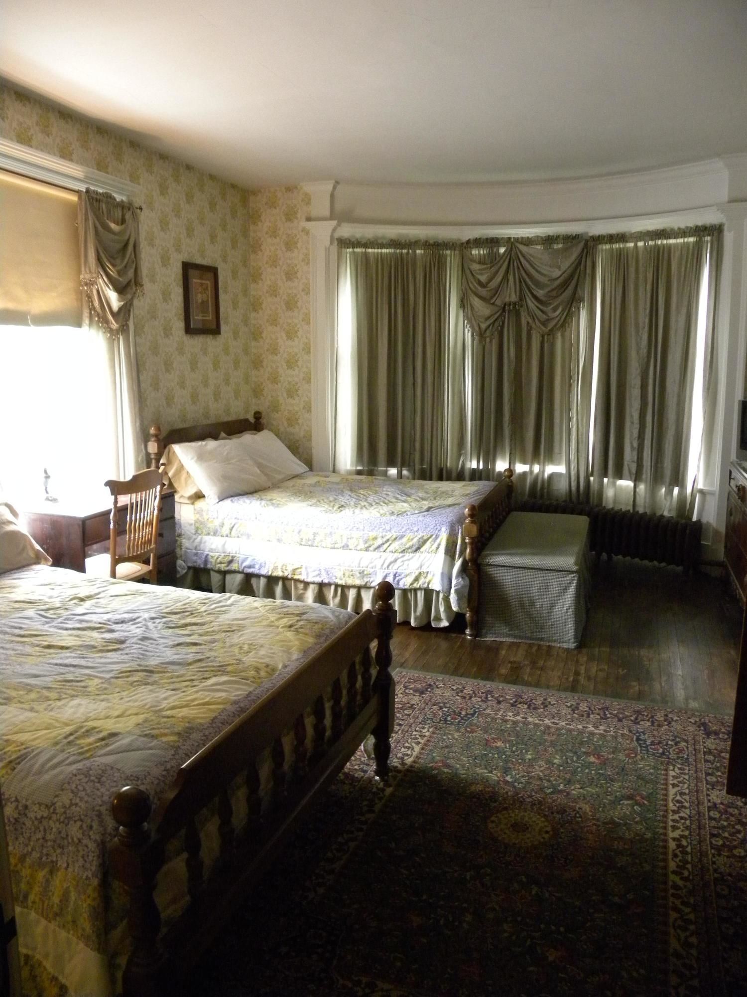 Victorian Charm Inn