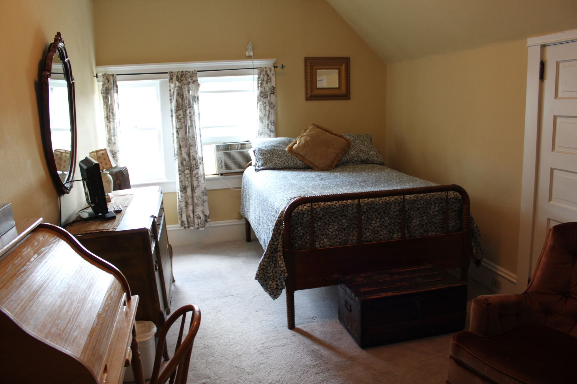 Victorian Charm Inn