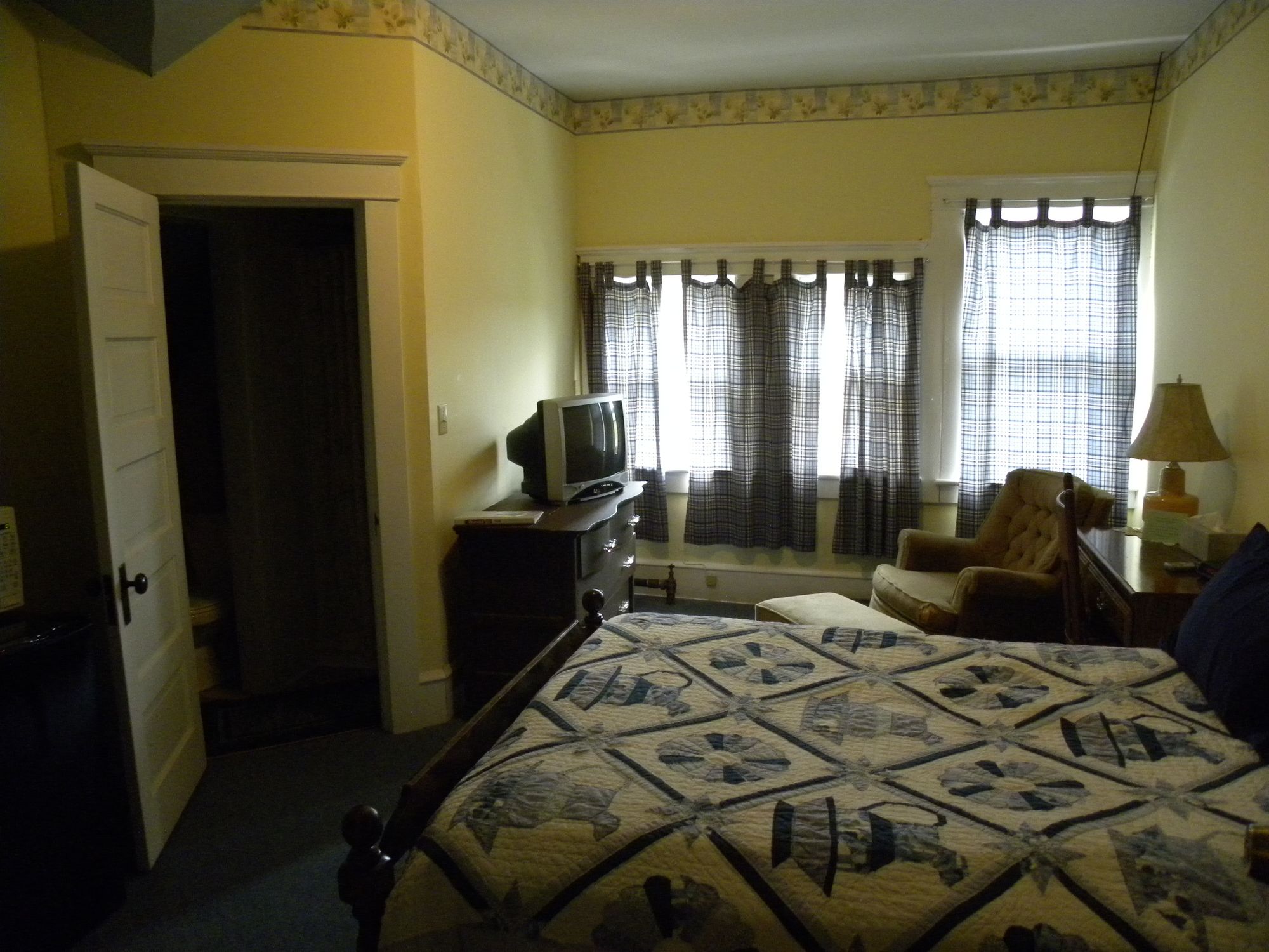 Victorian Charm Inn