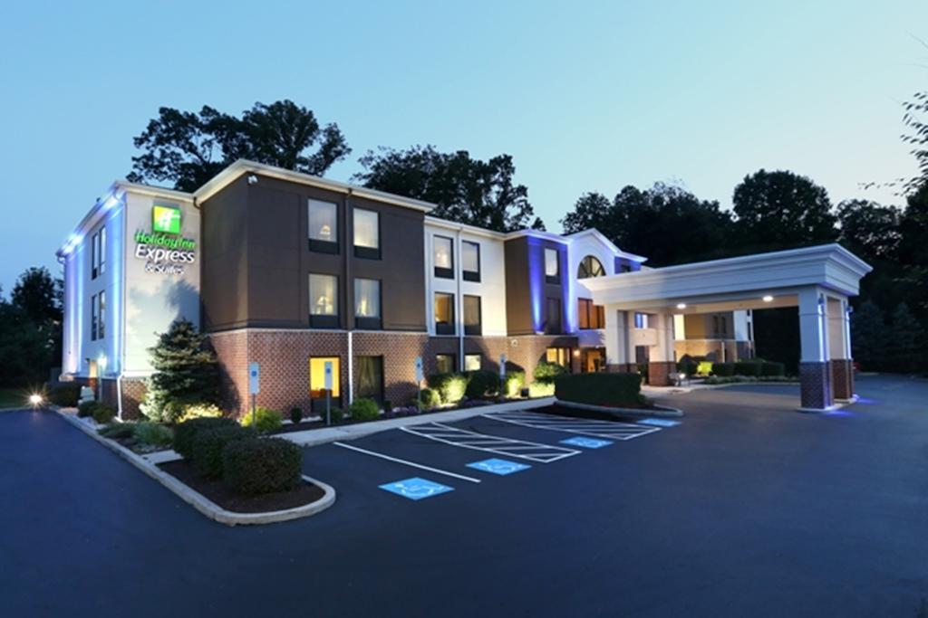 Holiday Inn Express Hotel & Suites West Chester