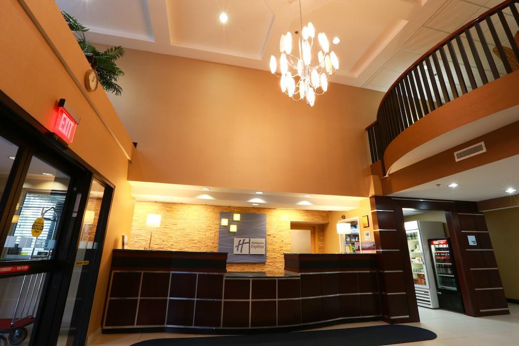 Holiday Inn Express Hotel & Suites West Chester