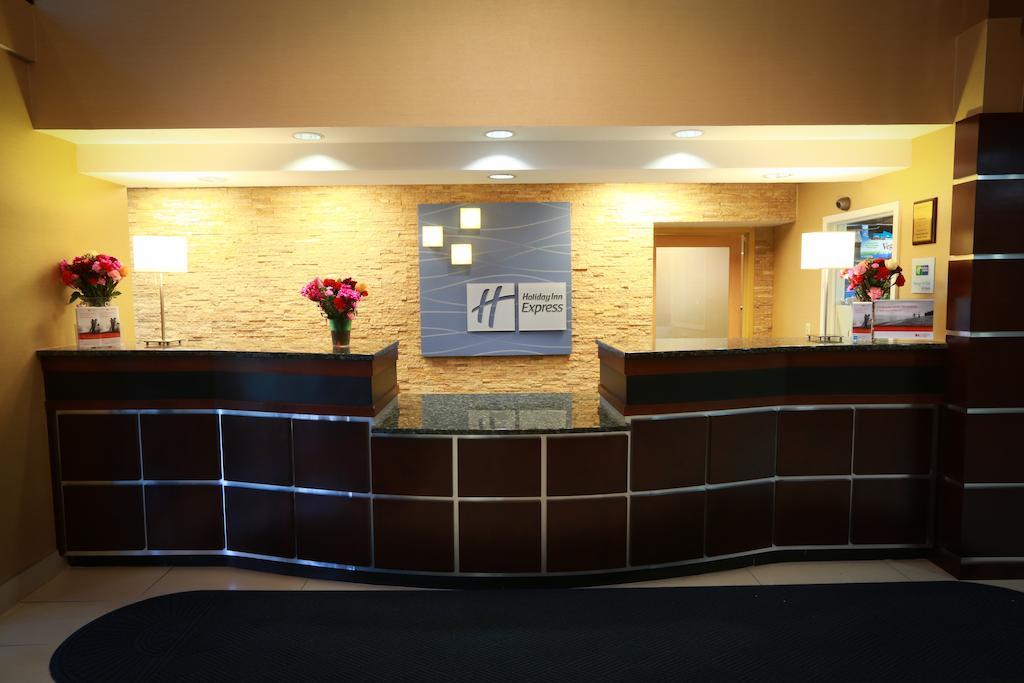 Holiday Inn Express Hotel & Suites West Chester