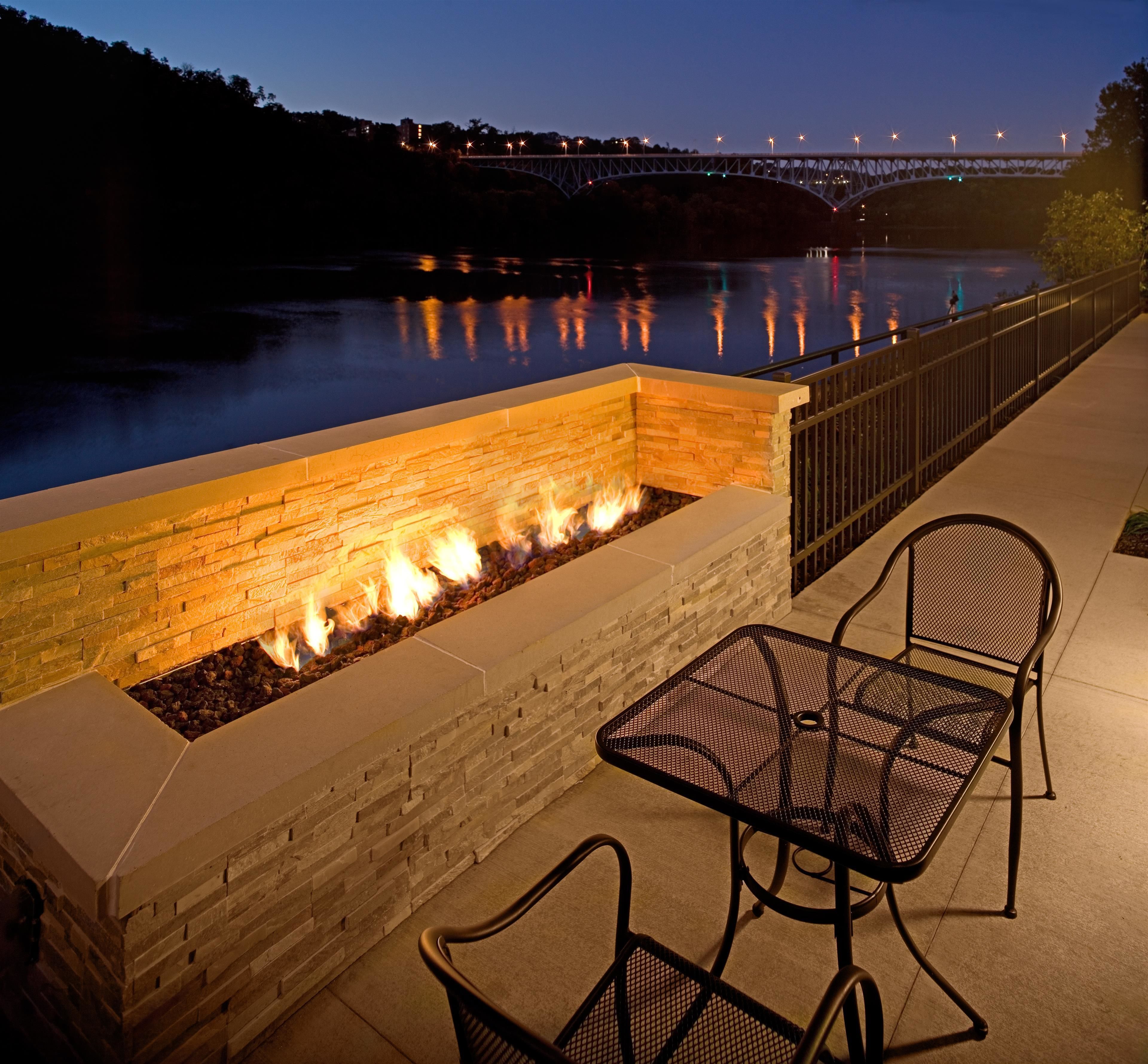 Hampton Inn & Suites Pittsburgh Waterfront West Homestead