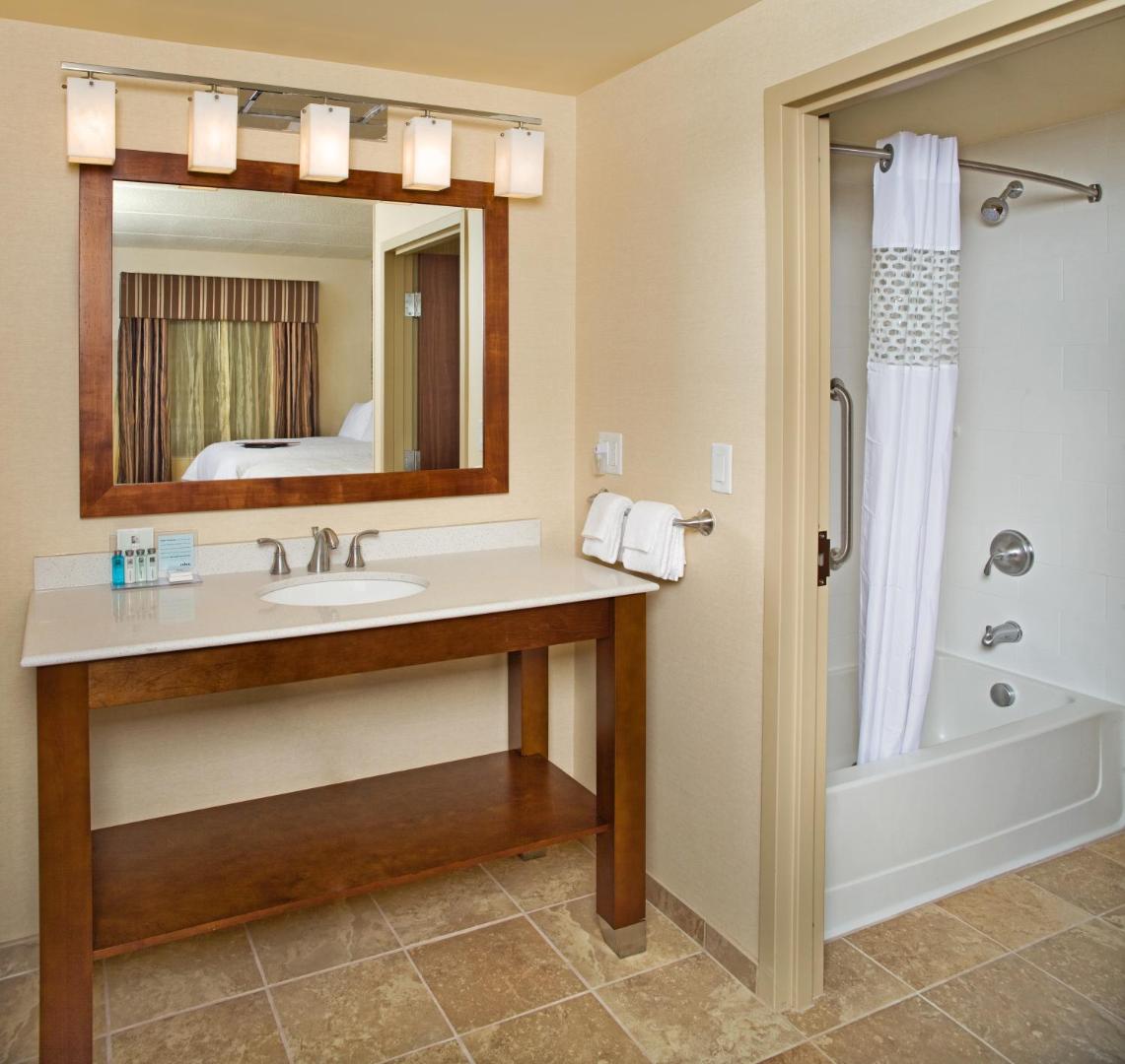 Hampton Inn & Suites Pittsburgh Waterfront West Homestead