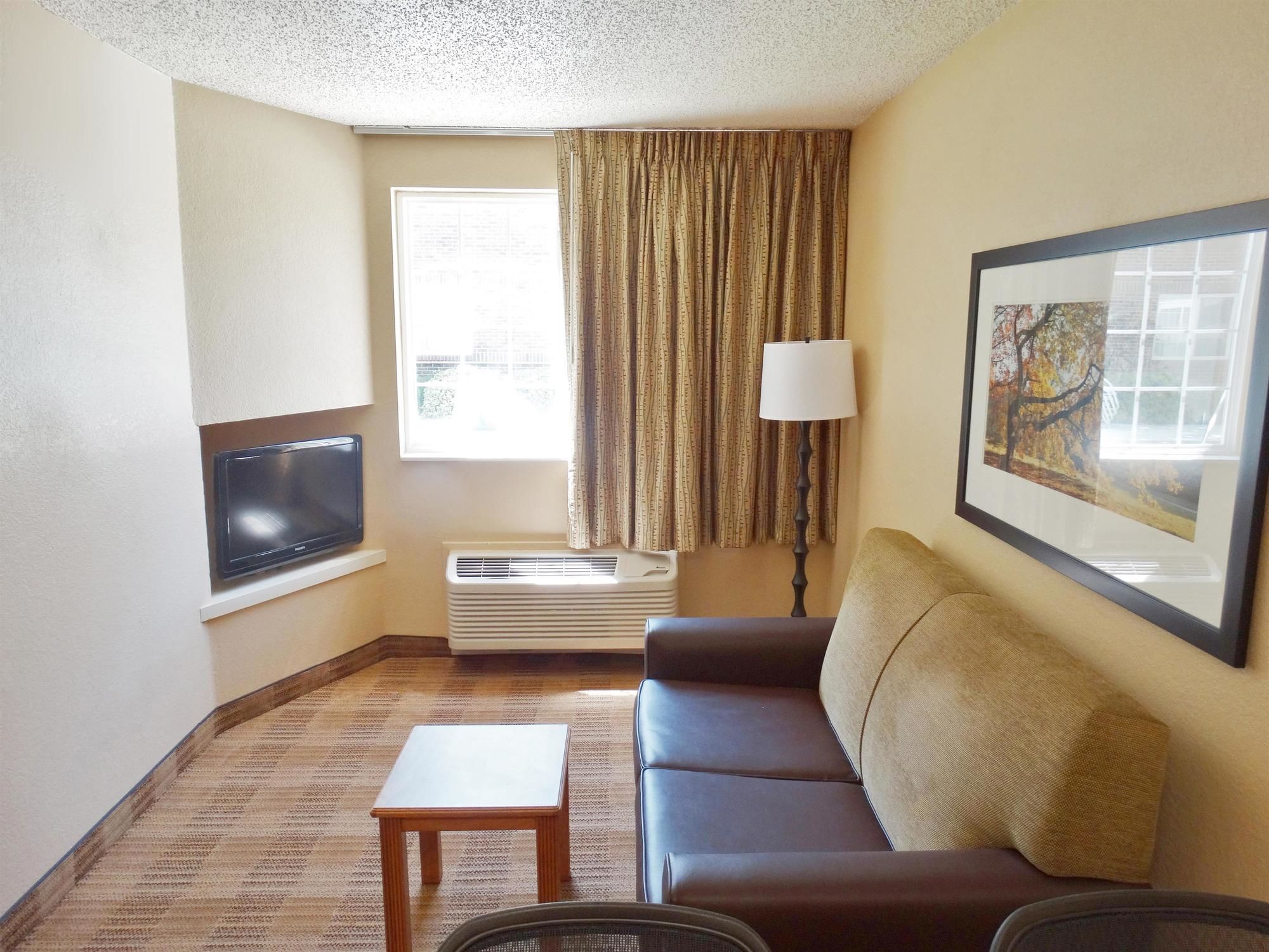 Extended Stay America Select Suites Providence - Airport