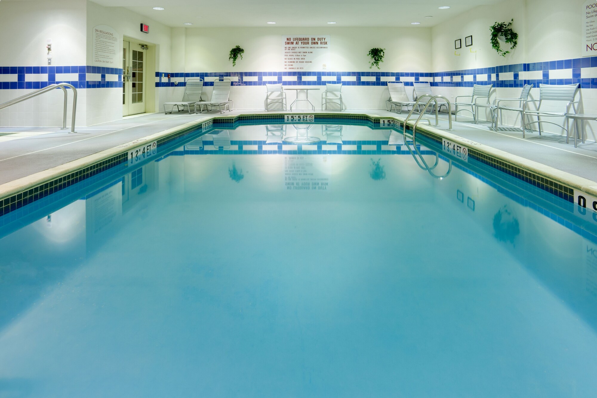 Holiday Inn Express Hotel & Suites Wareick-Providence