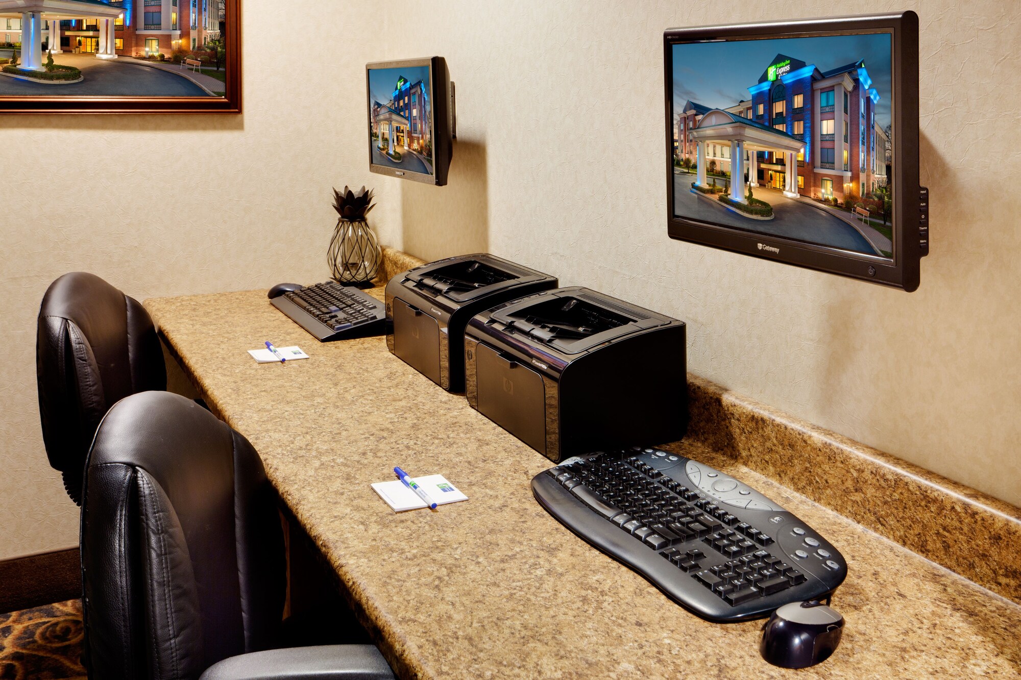 Holiday Inn Express Hotel & Suites Wareick-Providence
