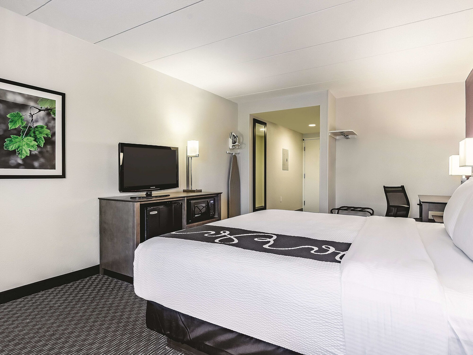 La Quinta Inn & Suites by Wyndham Warwick Providence Airport