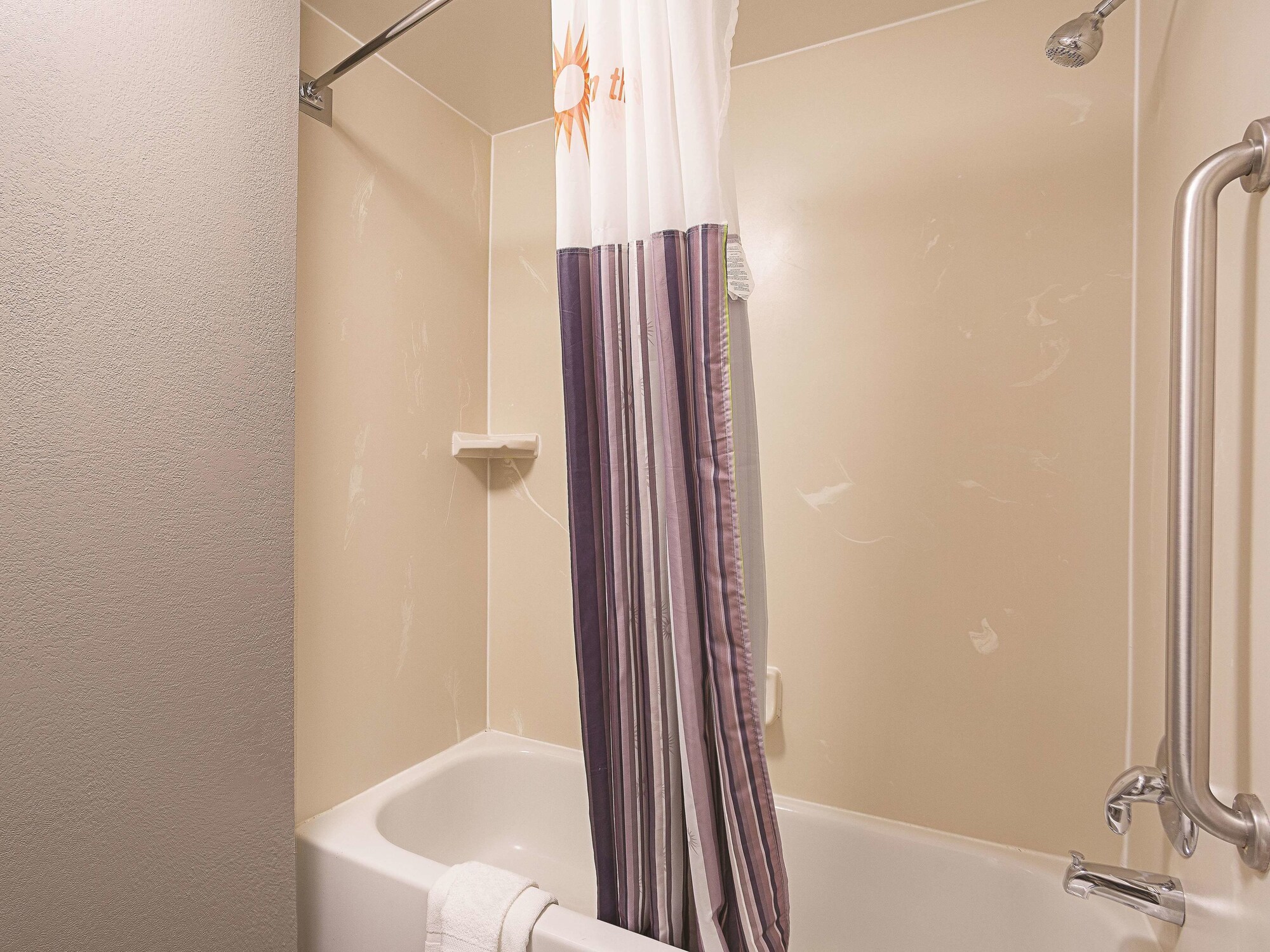 La Quinta Inn & Suites by Wyndham Warwick Providence Airport