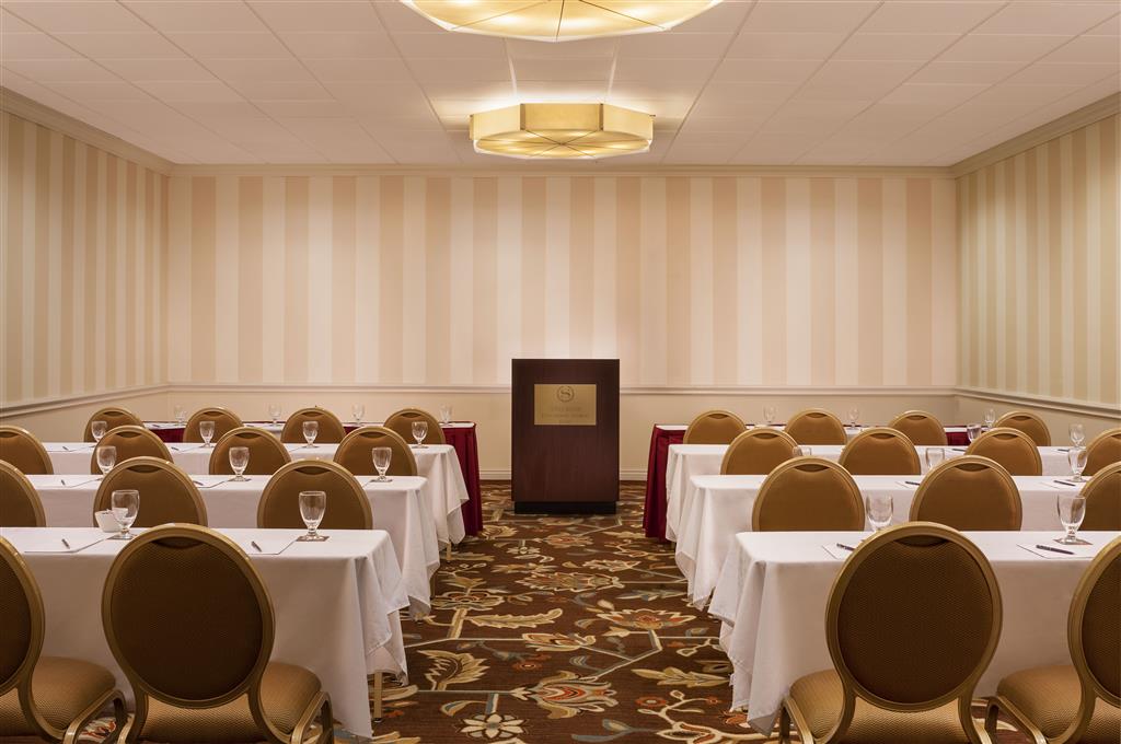 Wyndham Providence Airport