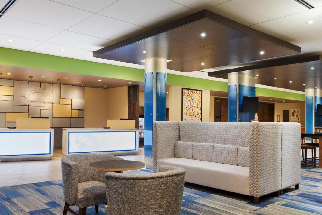 Holiday Inn Express & Suites Greenwood Mall
