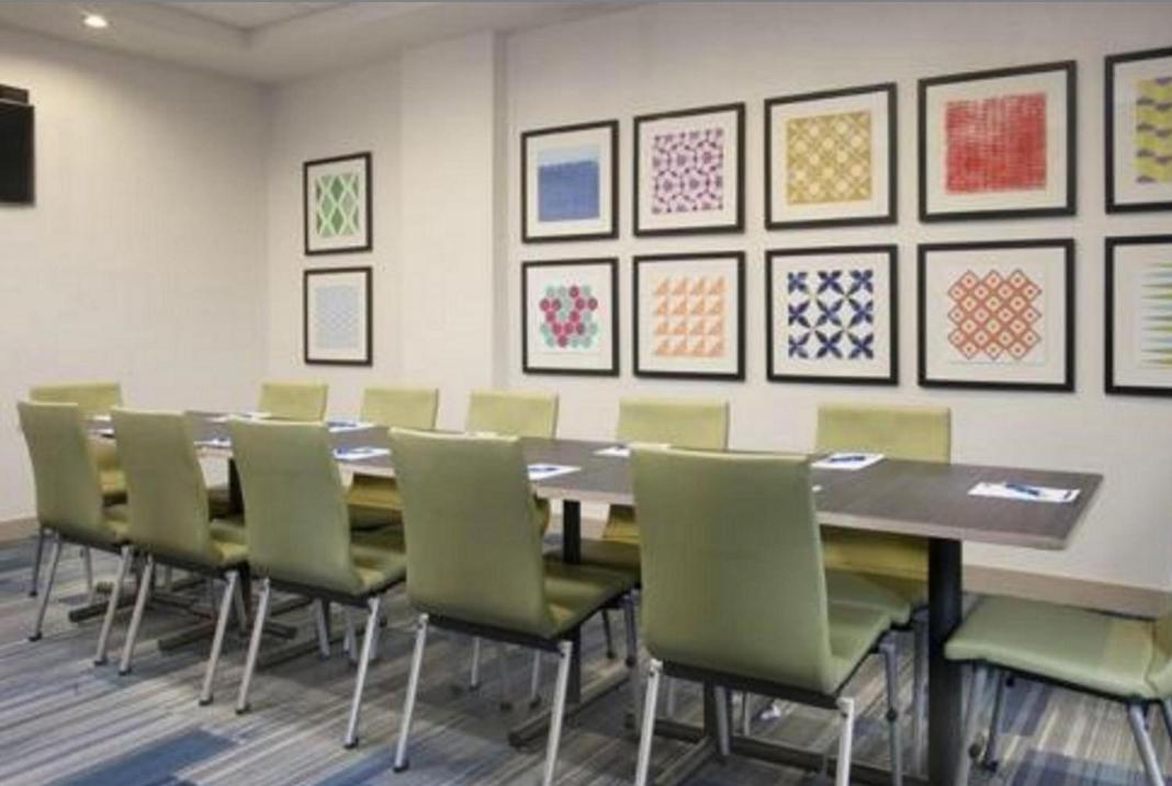Holiday Inn Express & Suites Greenwood Mall
