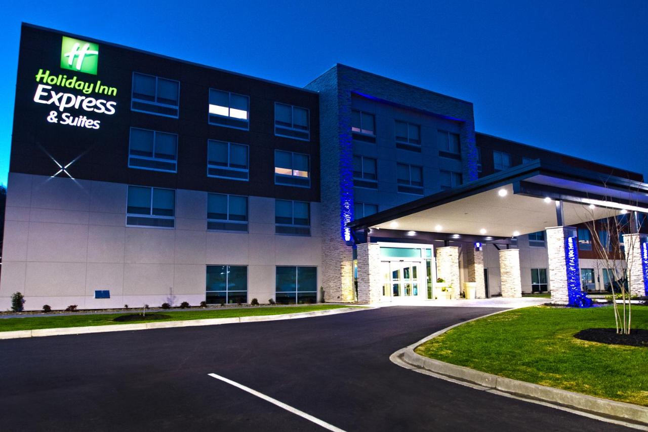 Holiday Inn Express & Suites Greenwood Mall
