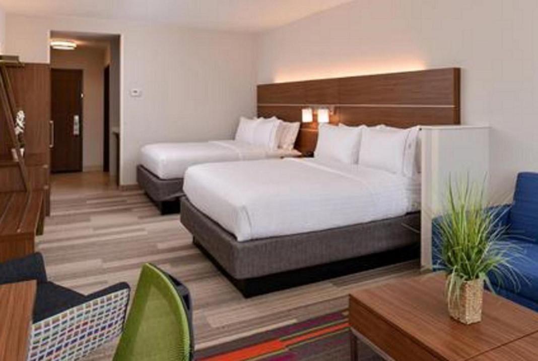 Holiday Inn Express & Suites Greenwood Mall