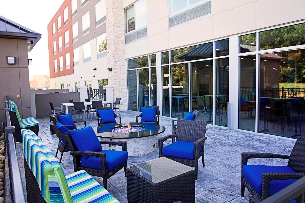 Holiday Inn Express & Suites Greenwood Mall