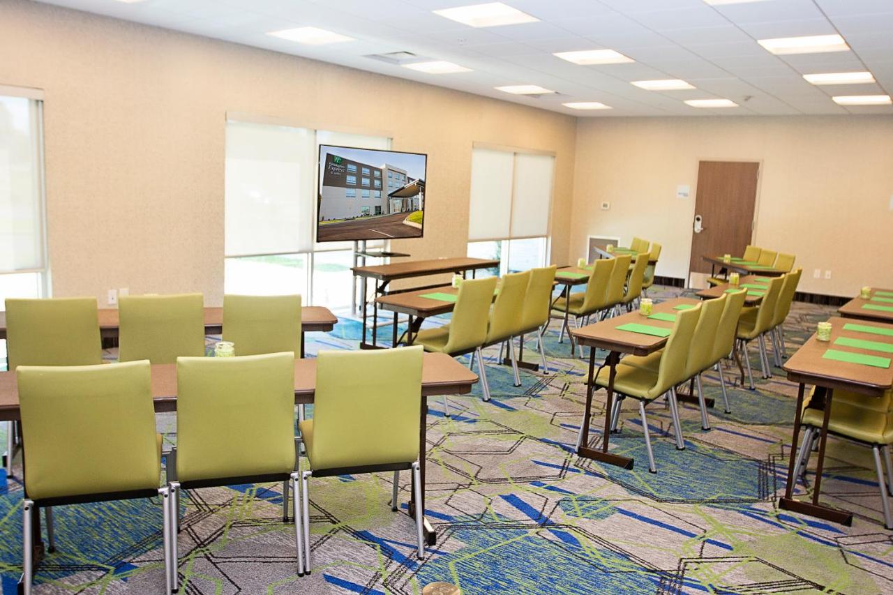 Holiday Inn Express & Suites Greenwood Mall