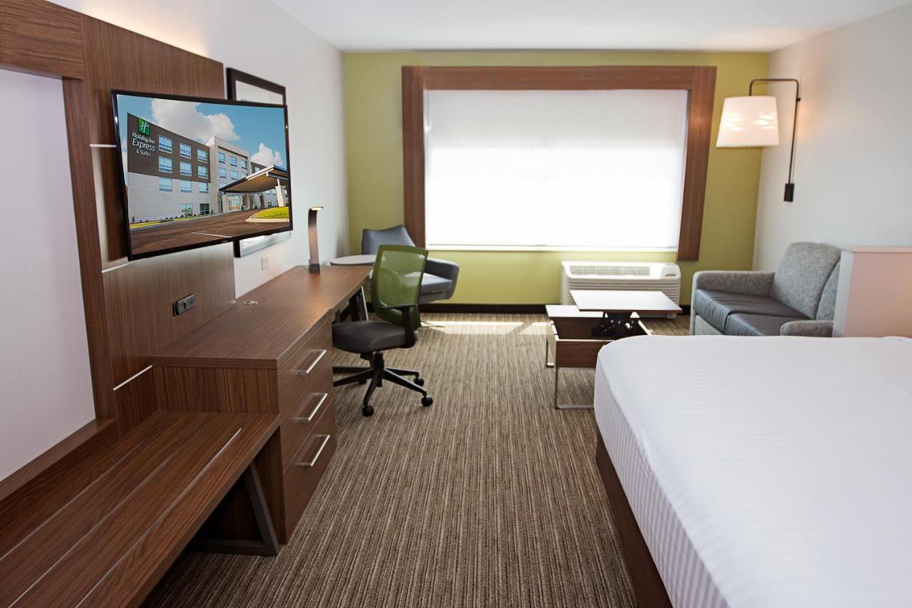 Holiday Inn Express & Suites Greenwood Mall
