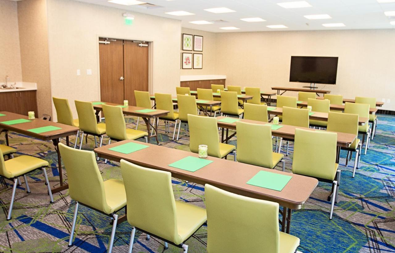 Holiday Inn Express & Suites Greenwood Mall