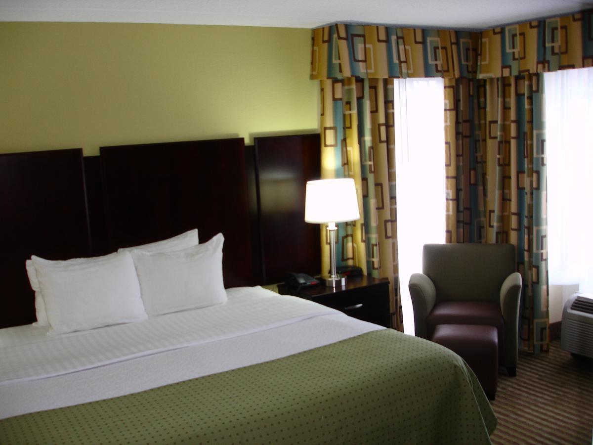 Holiday Inn Express Hotel & Suites North Myrtle Beach - Little River