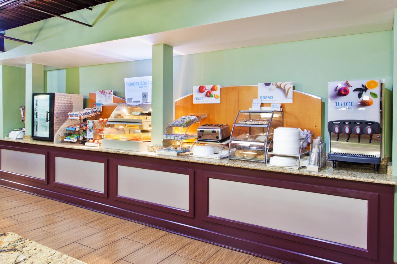 Holiday Inn Express Hotel & Suites North Myrtle Beach - Little River