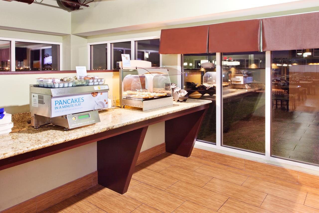 Holiday Inn Express Hotel & Suites North Myrtle Beach - Little River