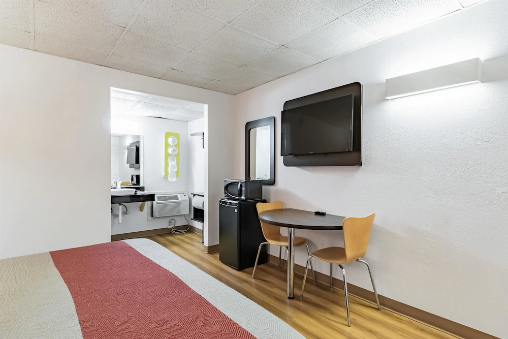 Motel 6 Walterboro, SC