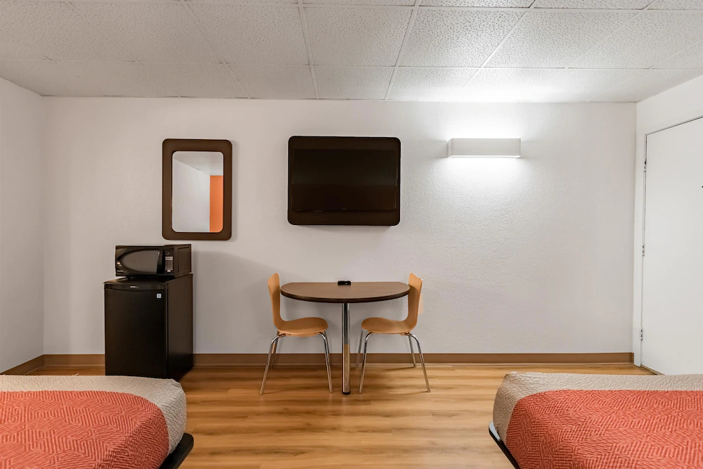 Motel 6 Walterboro, SC