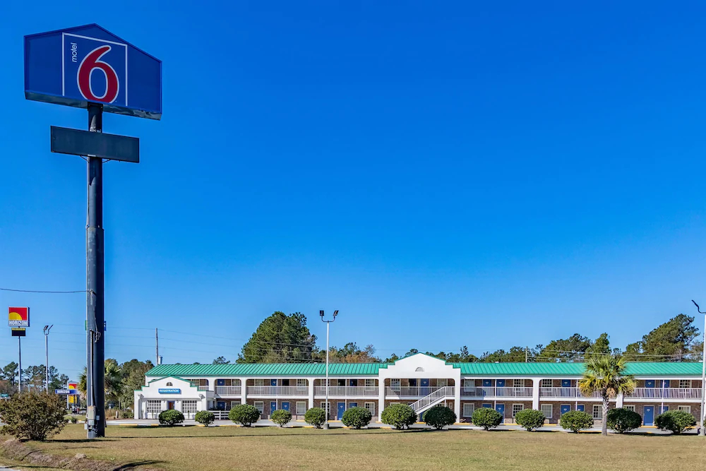 Motel 6 Walterboro, SC