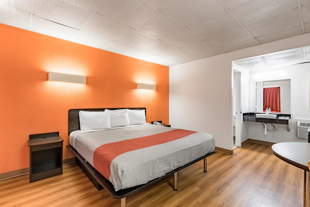 Motel 6 Walterboro, SC