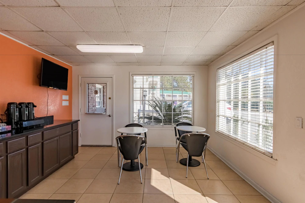 Motel 6 Walterboro, SC