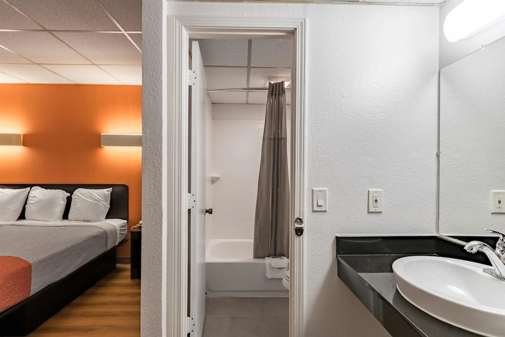 Motel 6 Walterboro, SC