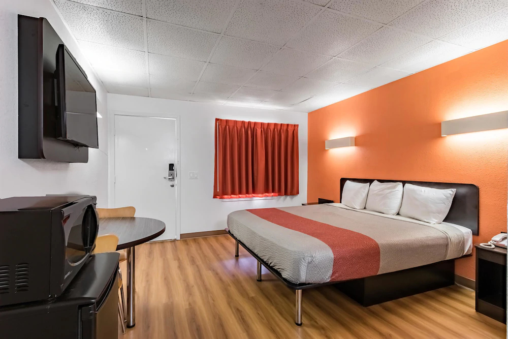 Motel 6 Walterboro, SC