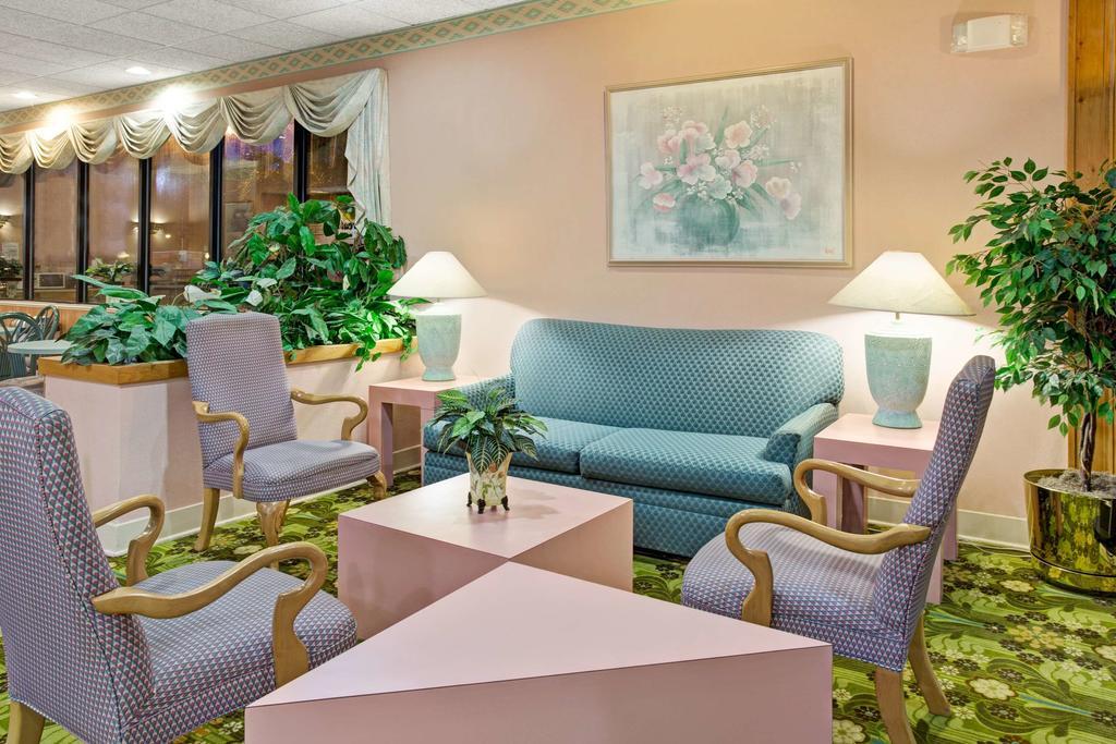 Days Inn by Wyndham Walterboro