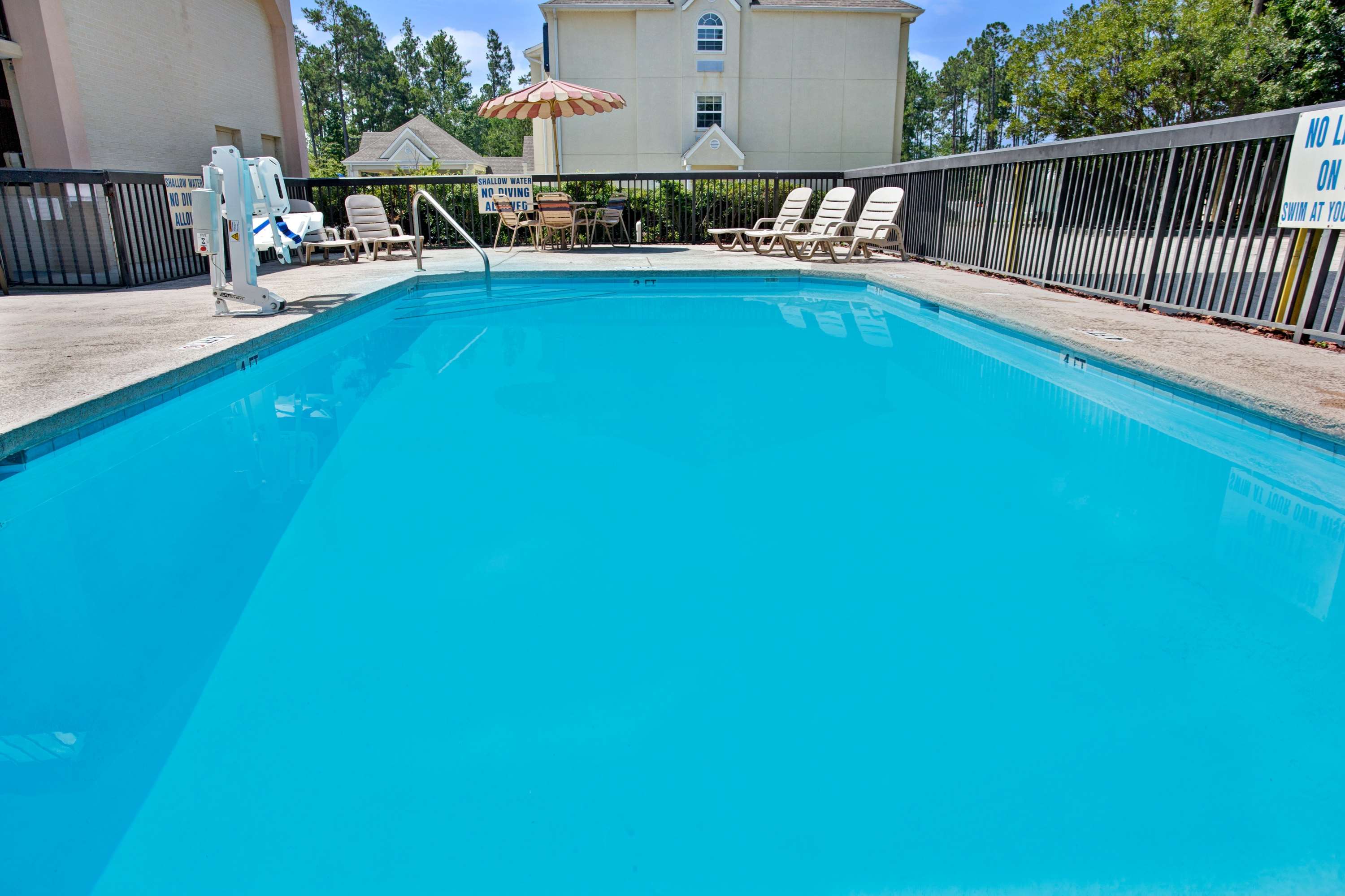 Days Inn by Wyndham Walterboro