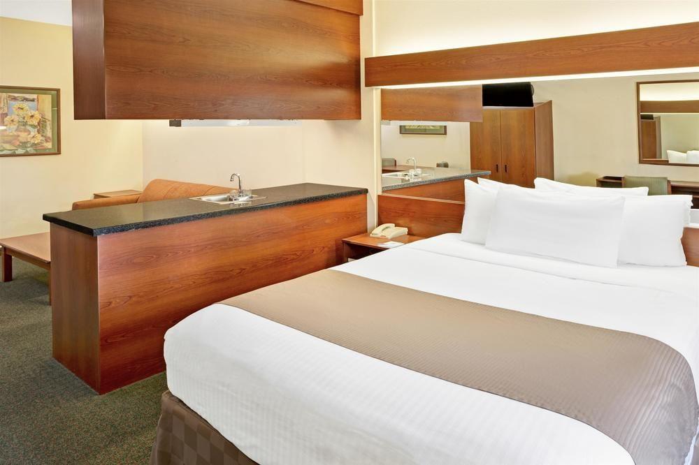 Microtel Inn & Suites by Wyndham Walterboro