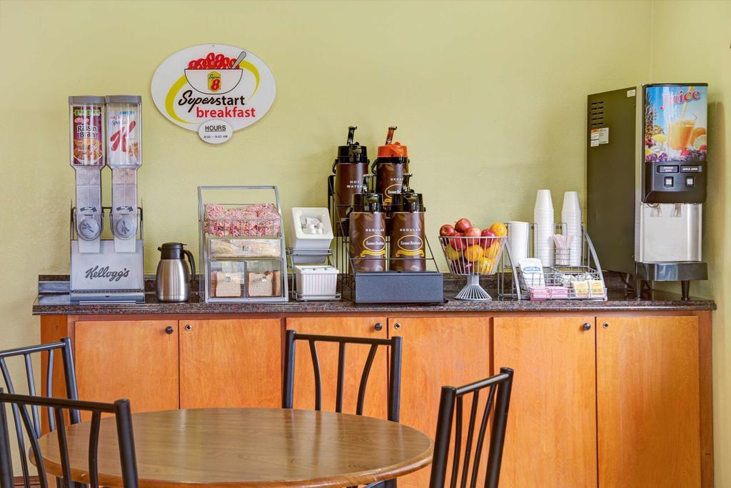 Super 8 by Wyndham Walterboro