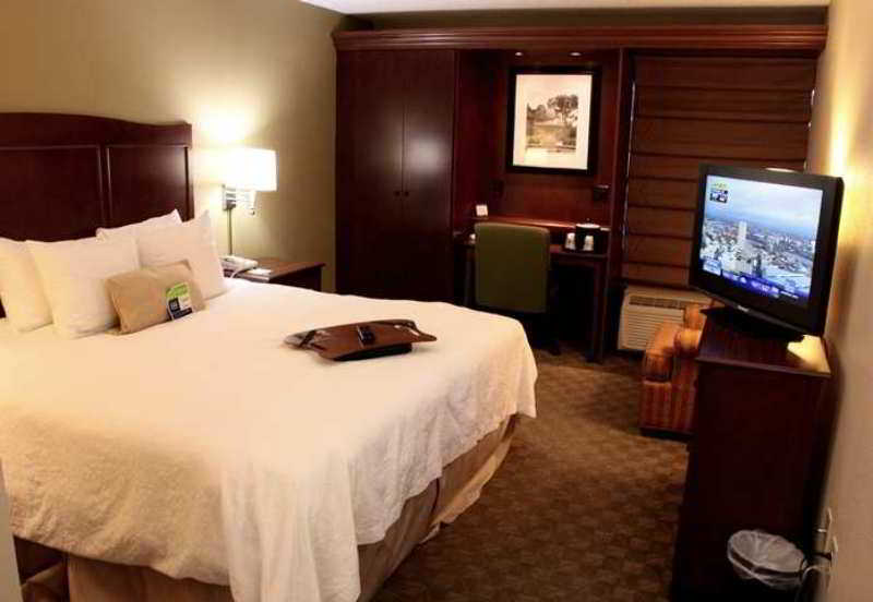 Hampton Inn Columbia-I-26 Airport