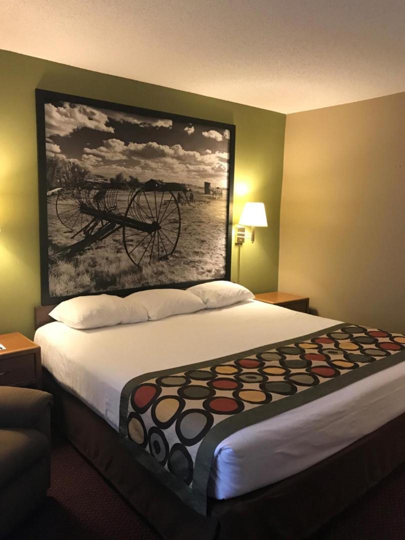 Super 8 by Wyndham Aberdeen East