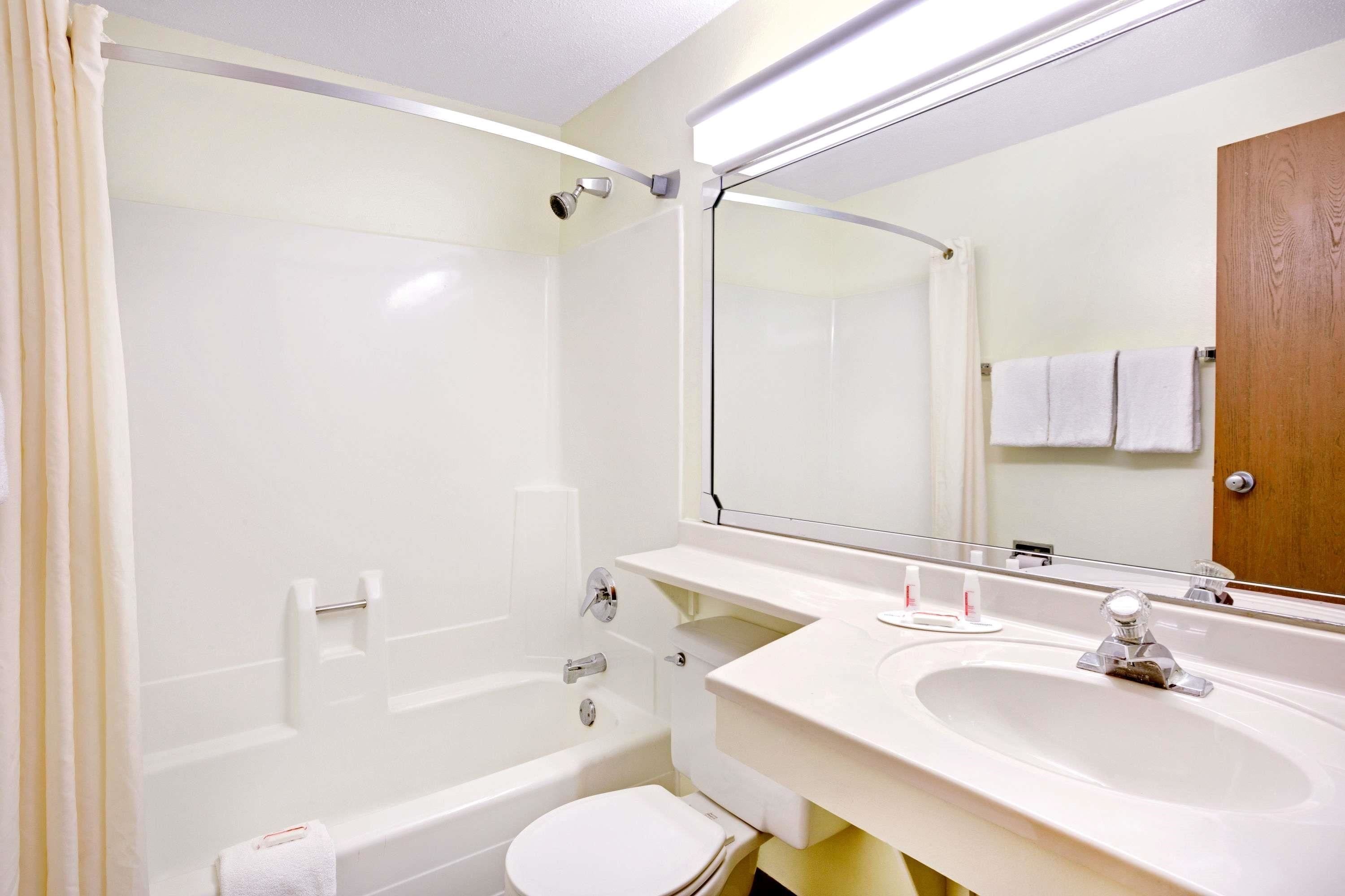 Super 8 by Wyndham Aberdeen East
