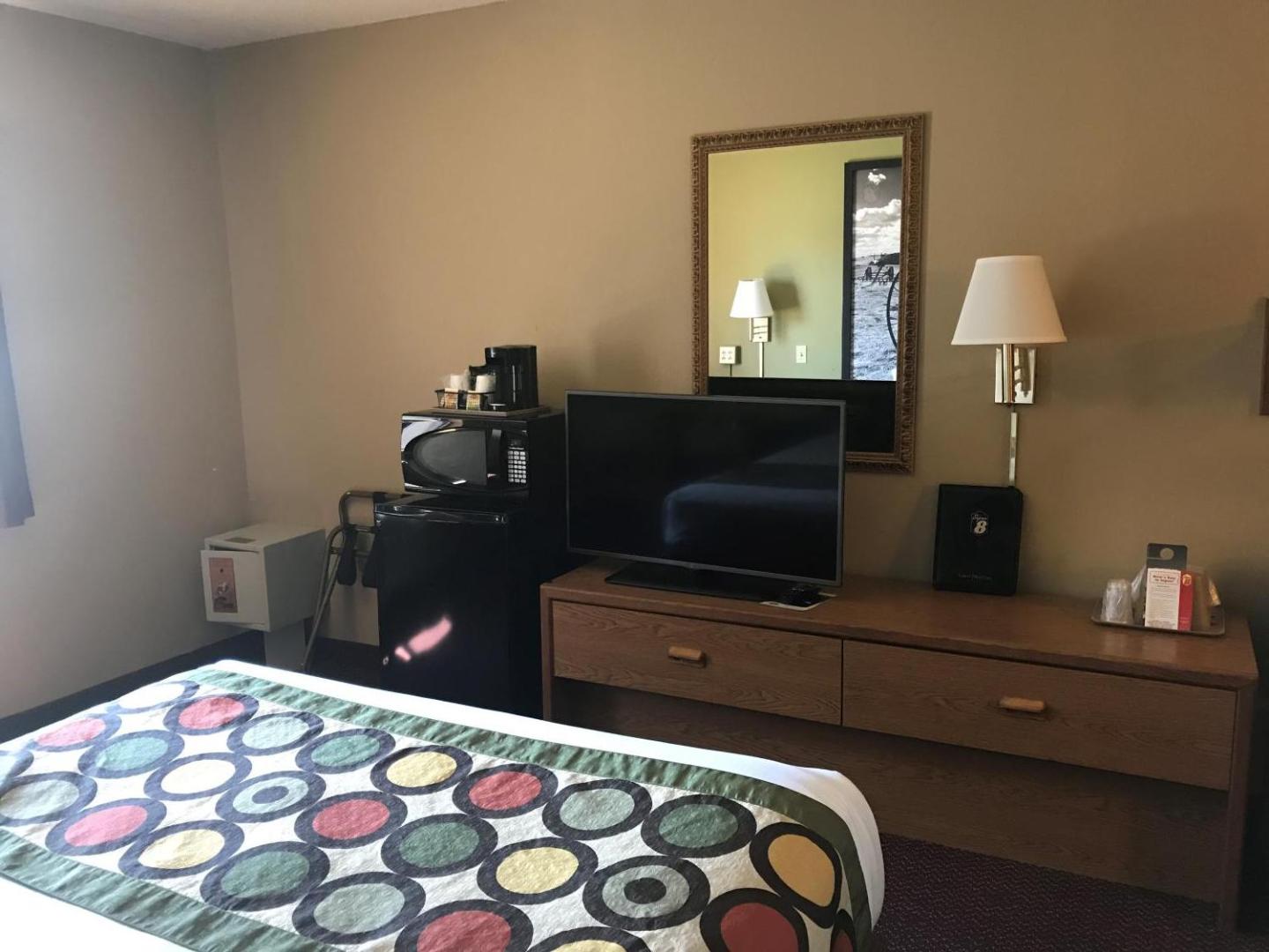 Super 8 by Wyndham Aberdeen East