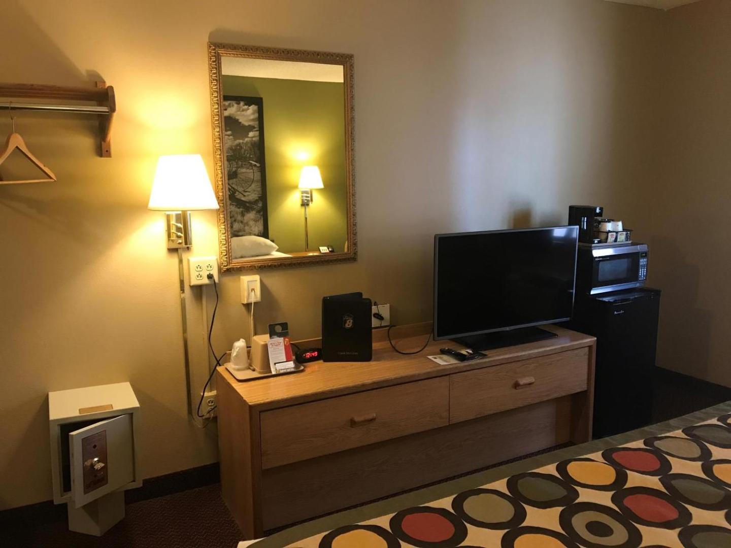 Super 8 by Wyndham Aberdeen East