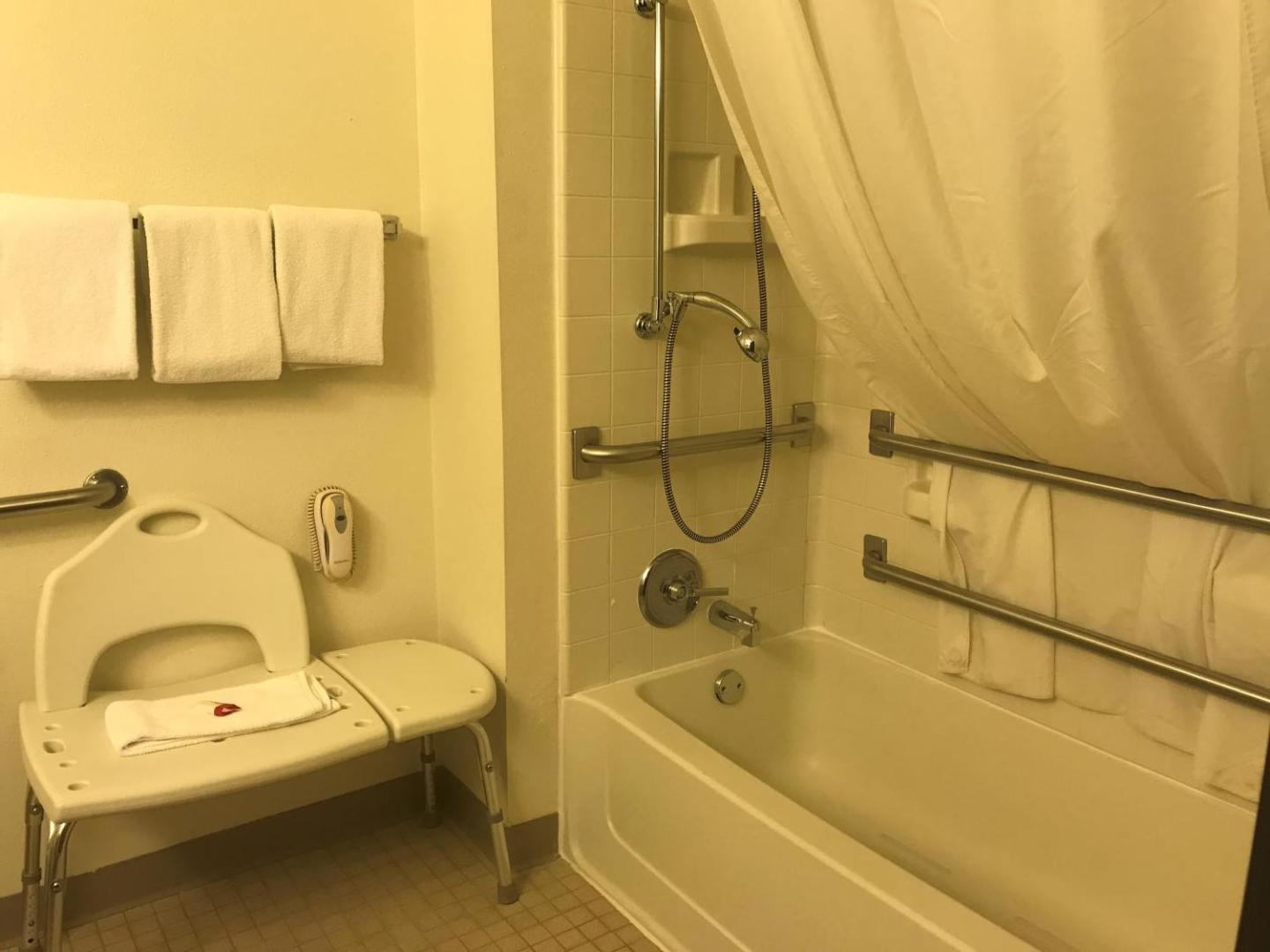 Super 8 by Wyndham Aberdeen East