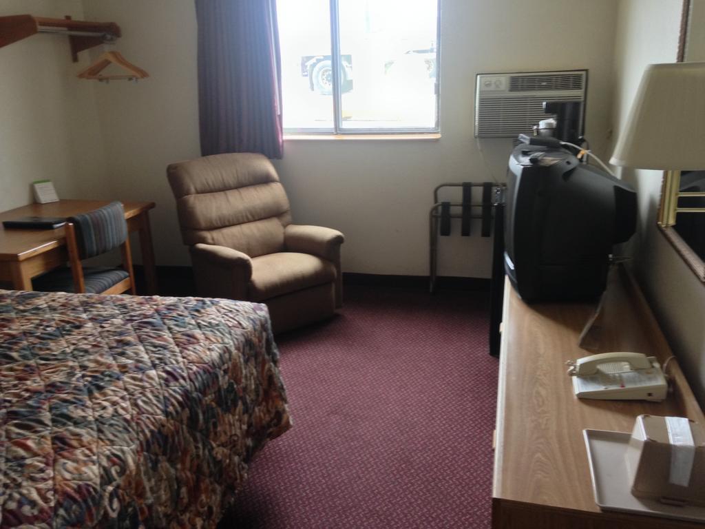 Super 8 Aberdeen North